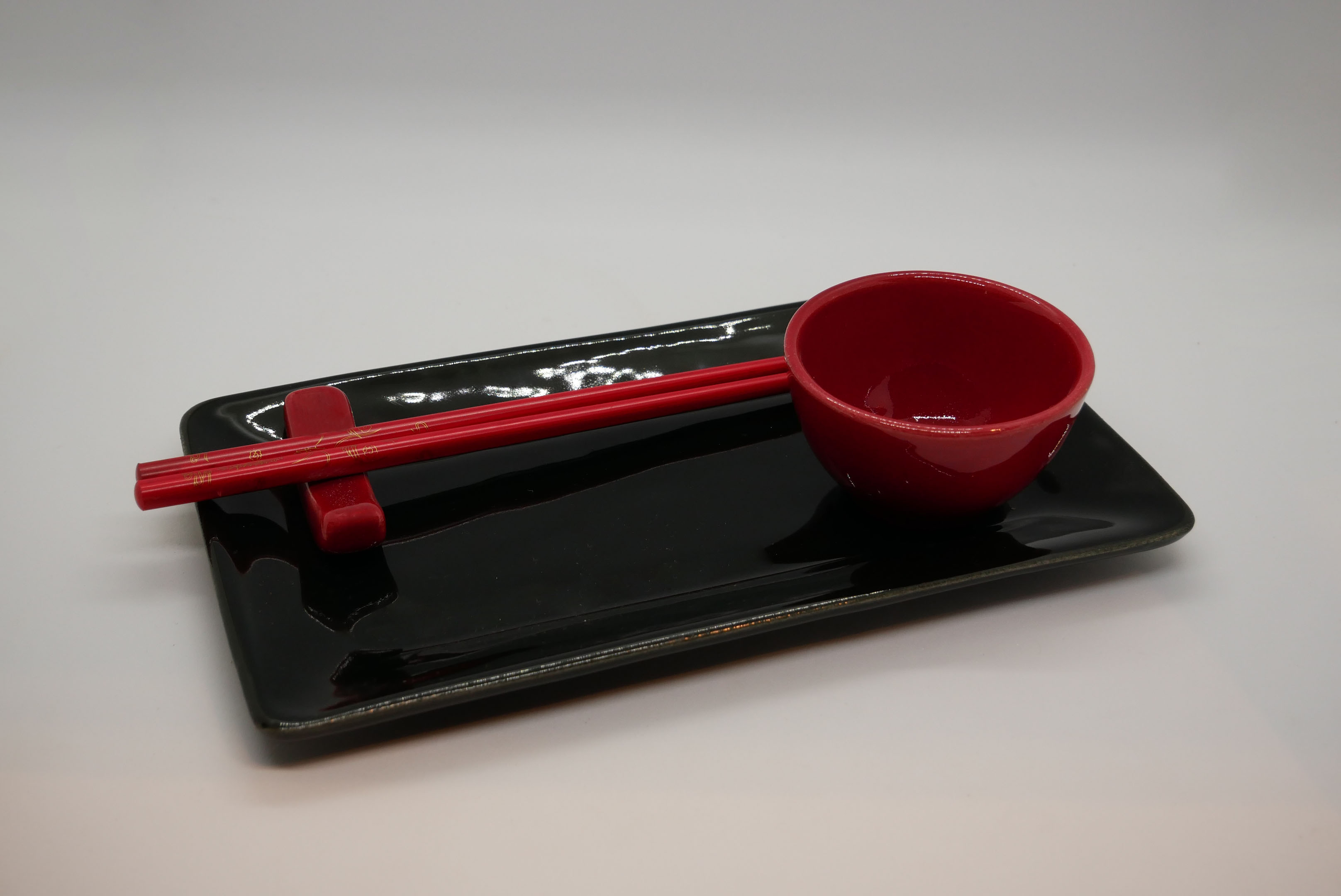 sushi negro y rojo